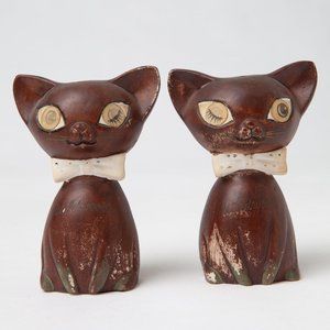 Vintage Winky Eye Kitty Cat Salt and Pepper Shakers Figurines Decor Rustic Worn